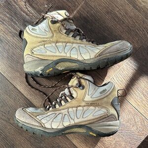 Merrell Women’s Brown and Gray Outdoor Boots